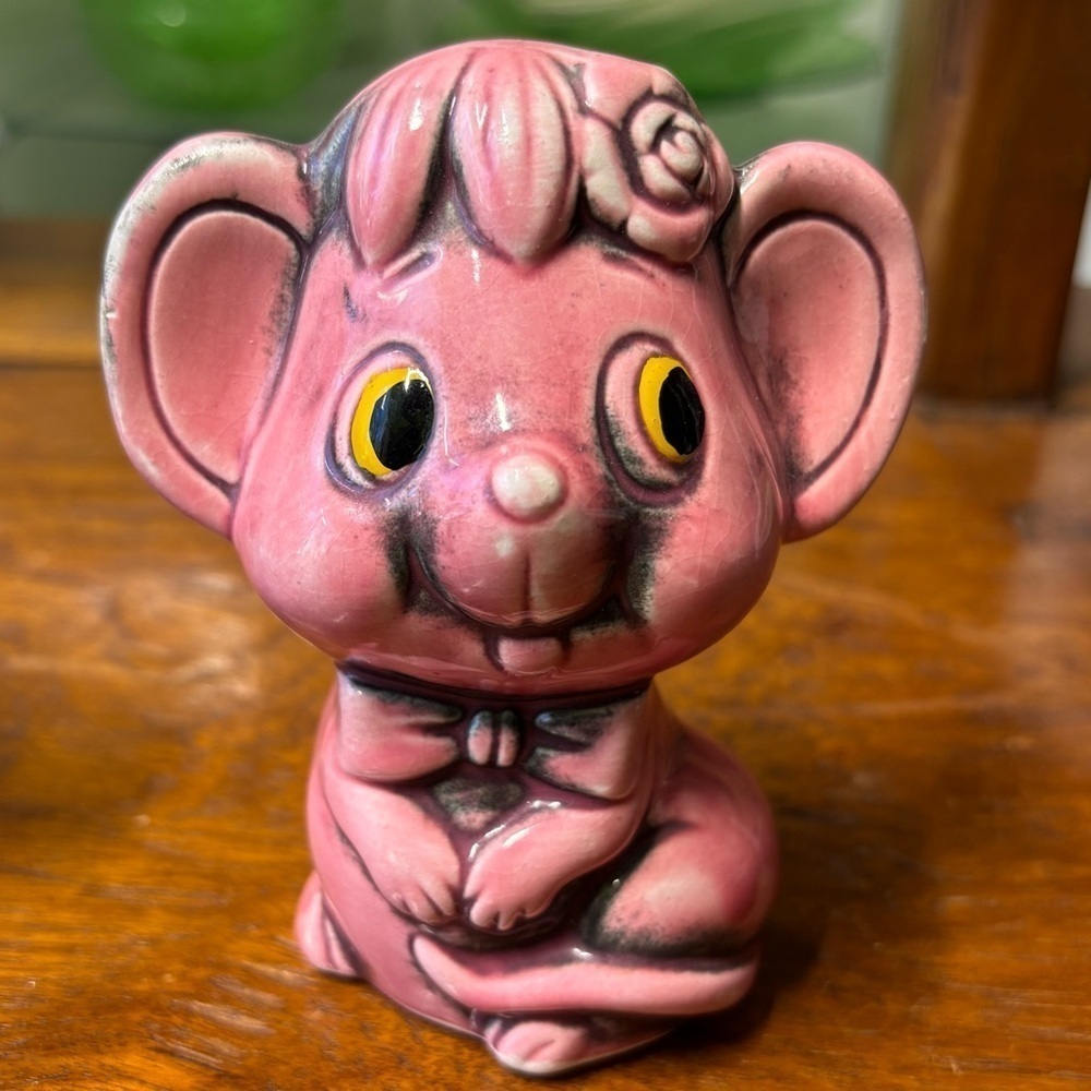 Vintage made in Japan anthropomorphic mouse salt and pepper shakers in pink - Picture 5 of 10